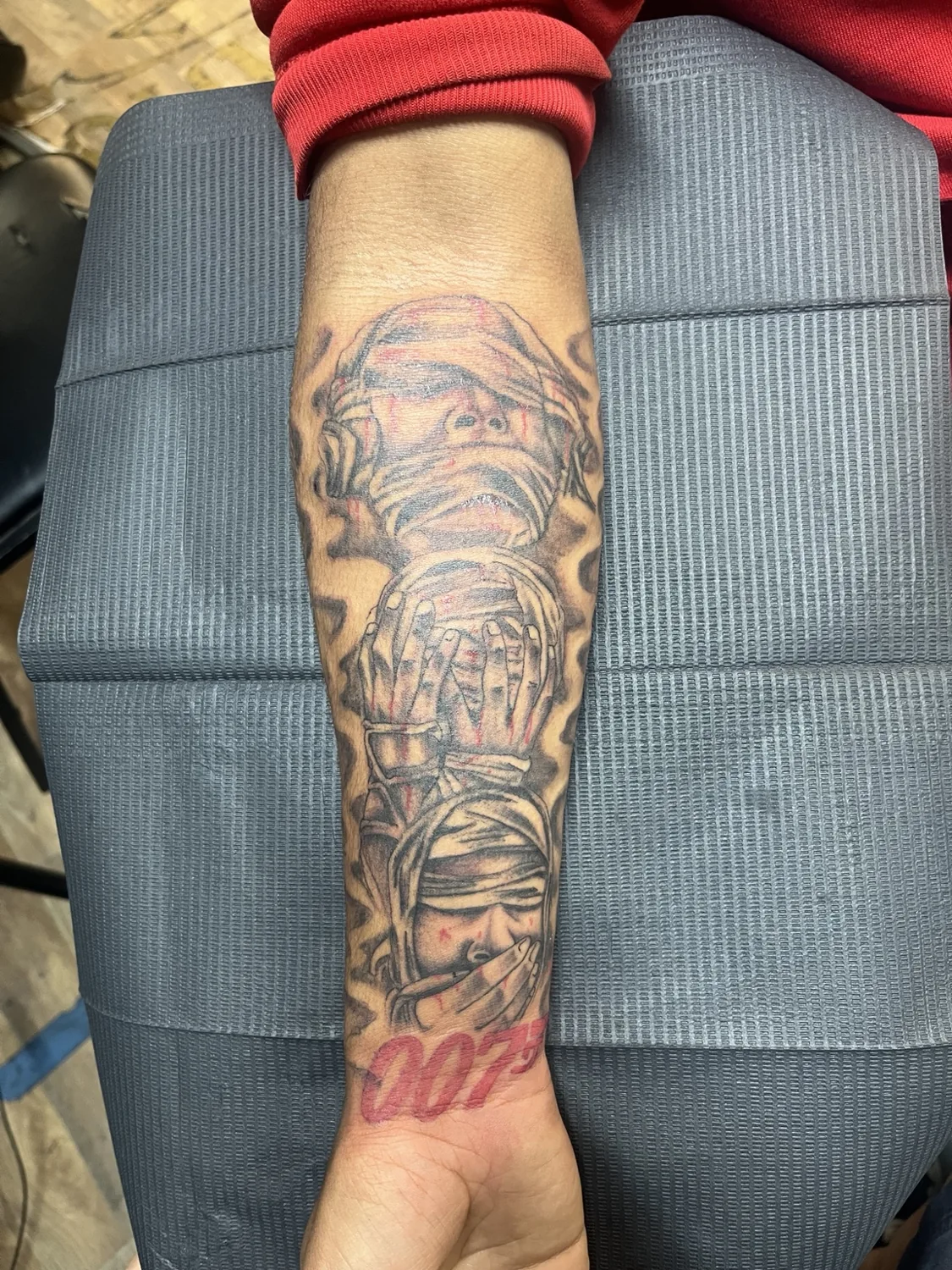 T0PHER INK tattoo portfolio: Black & Grey Forearm